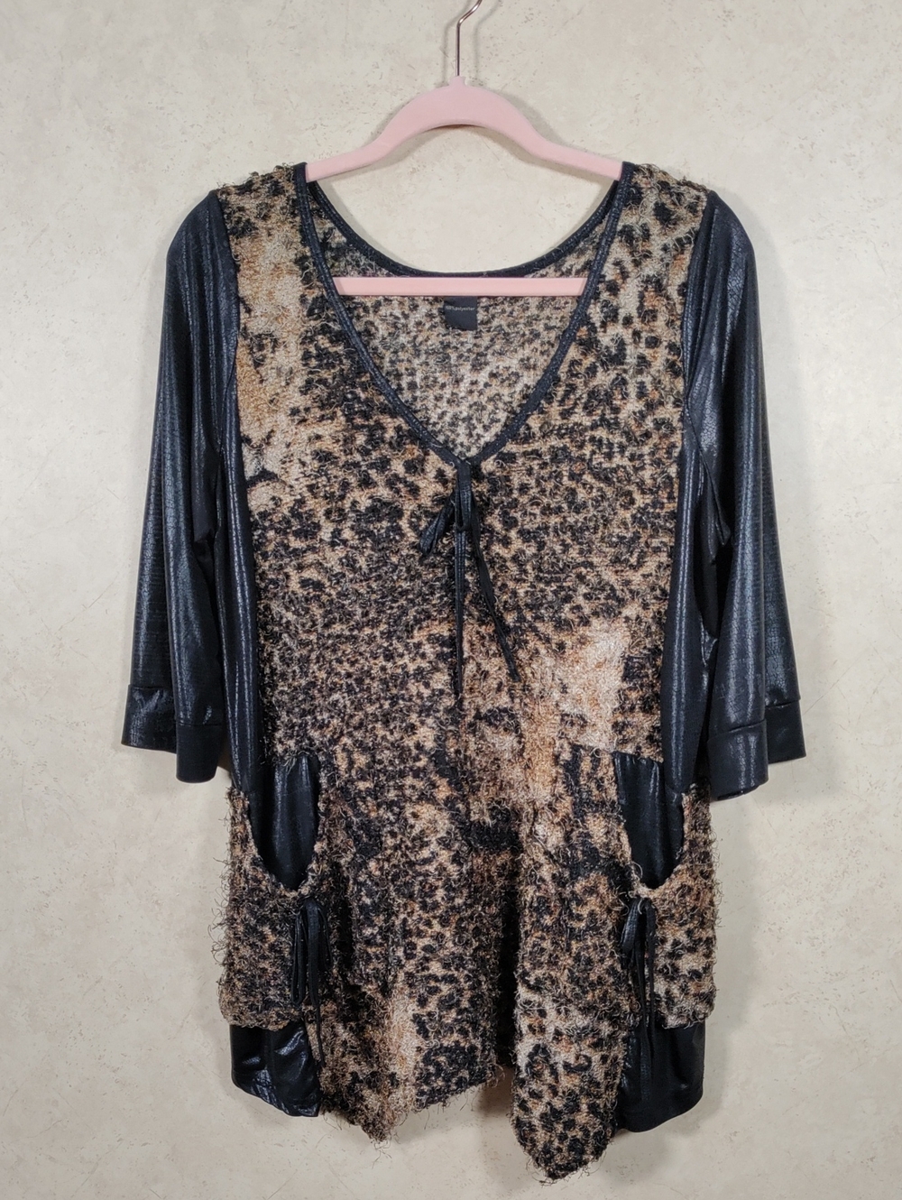 H182 Radzoli Black and Brown Mixed Media Leopard Print V-Neck Tunic L